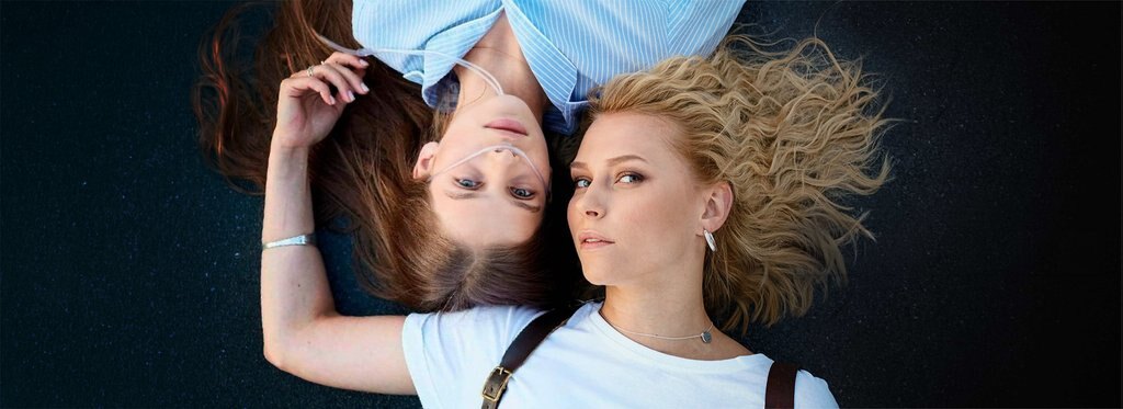 Постер сериала Компаньонка