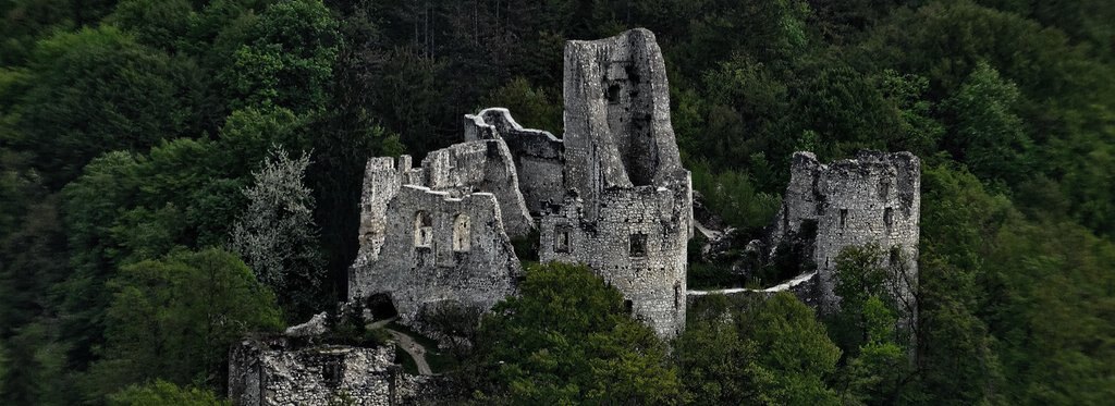 Постер фильма Замок Самобор, Хорватия